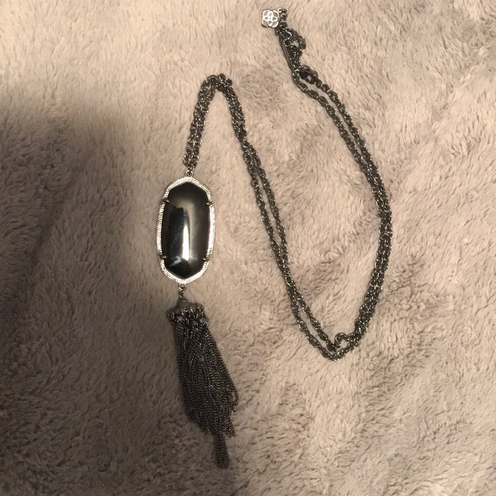 Kendra Scott necklace